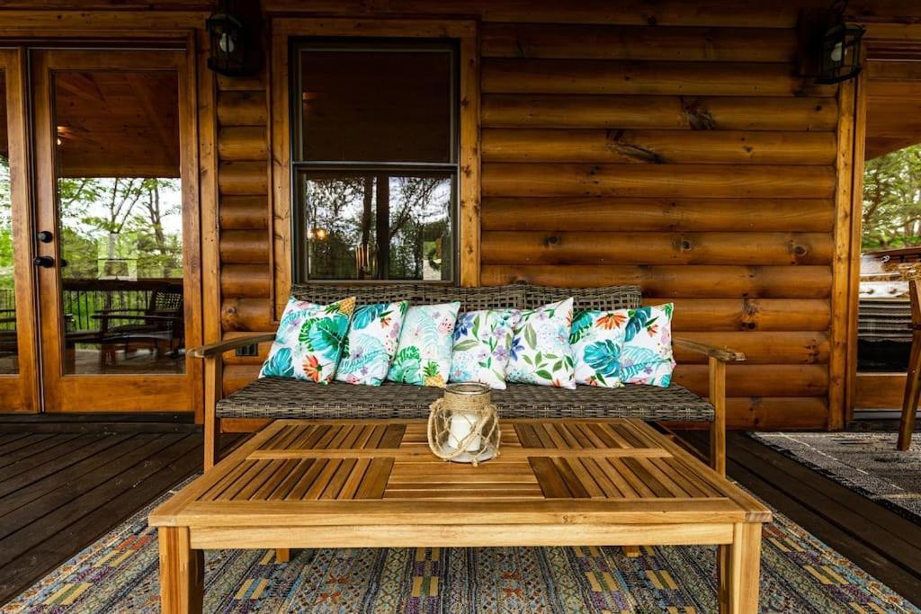 Luxe Family Cabin 8 Min To Downtown 블루리지 외부 사진