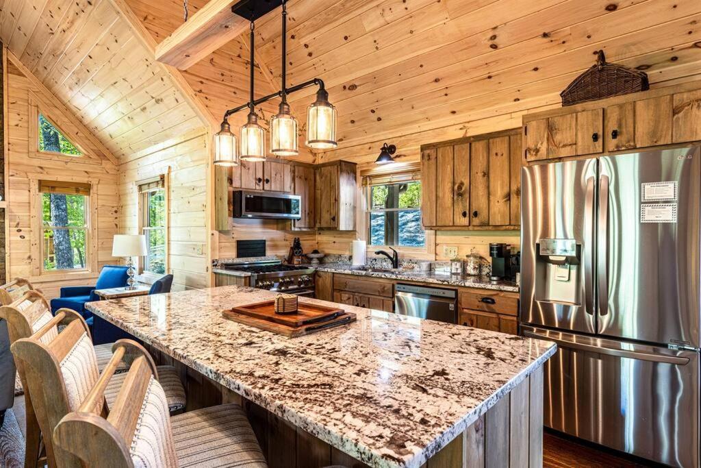 Luxe Family Cabin 8 Min To Downtown 블루리지 외부 사진