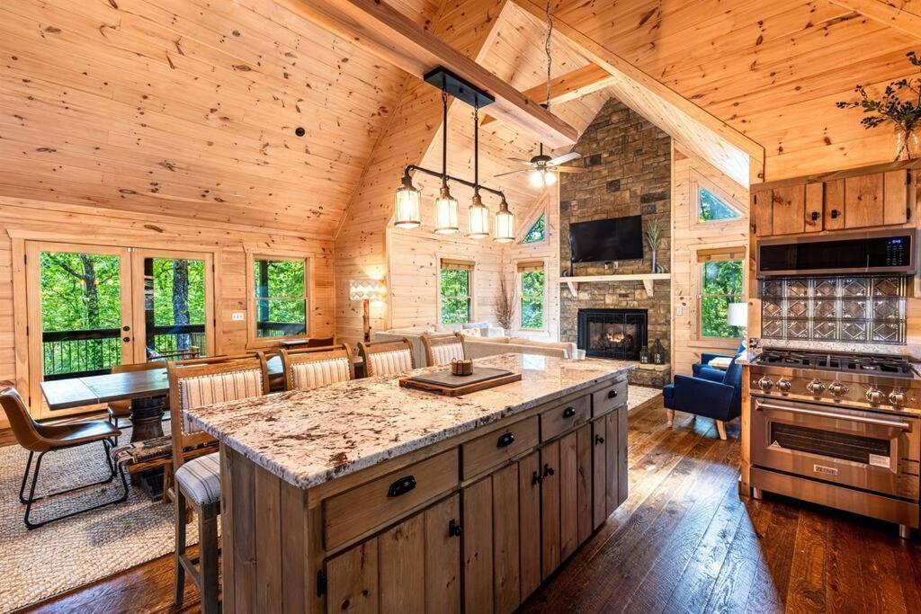 Luxe Family Cabin 8 Min To Downtown 블루리지 외부 사진